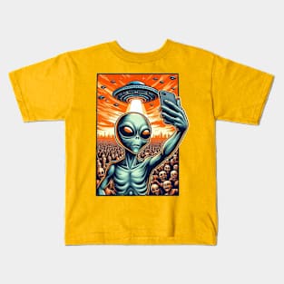 Alien Selfie Kids T-Shirt